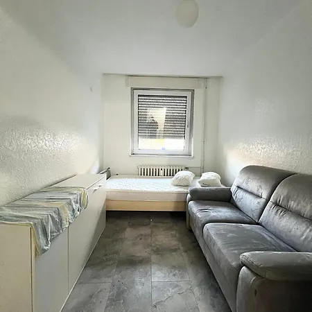 - Graphite Modern 3-room - Stylish Grey Interior - Spacious Terrace - Fully Equipped Kitchen - Wi-fi - Renovated 2024 - & Convenient Location - Free Parking - Near Bus & Airport - Daire *